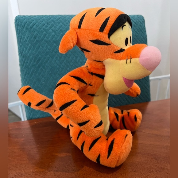 Vintage Tigger plush from Winnie the Pooh - Picture 3 of 7
